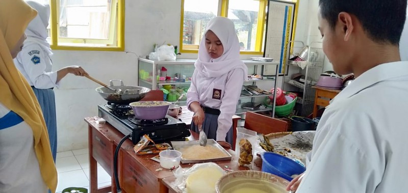 Teaching Factory Tata Boga SMK Nurussalam Salopa
